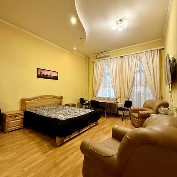 Мала Житомирська вул., 5