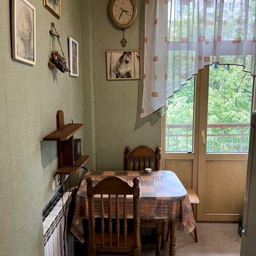 Продаж квартири вул. Басейна,17