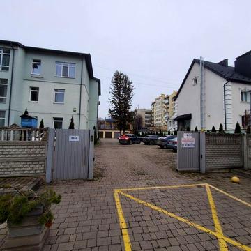 Топова локація. Самий ЦЕНТР міста. Новобудова. Паркомісце.