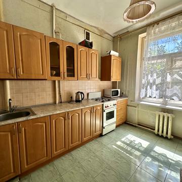 Соборний просп. (Леніна), 186