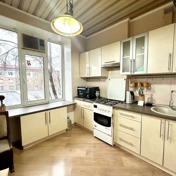 Незалежної України вул. (40 років Радянської України), 86