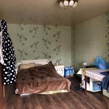 Продам частину будинку з невеличким окремим подвірям в центрі