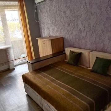 Довгострокова оренда 1к Квартира Яценка вулиця