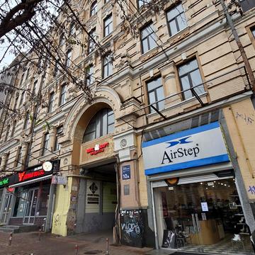 Богдана Хмельницького вул., 10