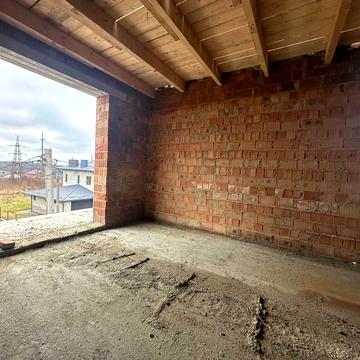 Наварійська вул., 96