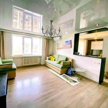 Продається в Центрі простора 4 к. квартира