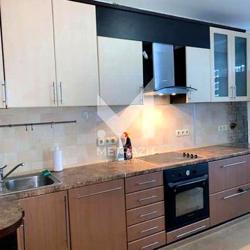 Простора 3-кімнатна квартира 93 м² вул. Урлівська 36