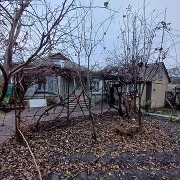 Продаж півбудинку,район Вознесенського повороту,спокійне,затишне місце