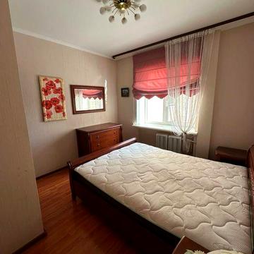 Оренда 2-х кімнатної квартири, Ревуцького 5.