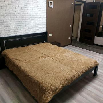 Середньофонтанська вул., 35