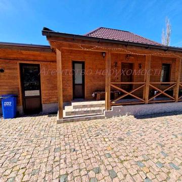 Будинок  в с. Синяк з чаном та басейном, поруч ліс, потічок.