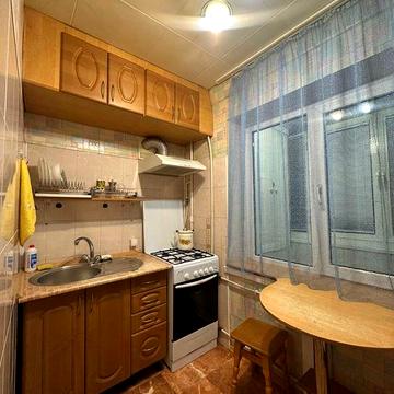 Оренда однокімнатної квартири біля метро Чернігівська вул. Малишка  27