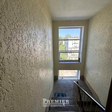 Продаж 2к Квартира Космонавта Комарова вулиця