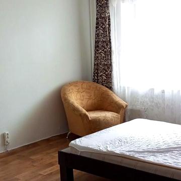 Феодосійська вул., 10