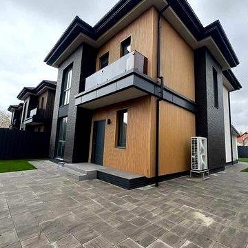 Продаж будинку поряд з метро Осокорки