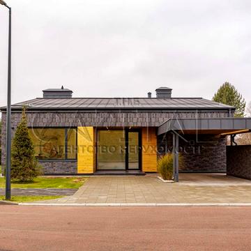 київська, 2г