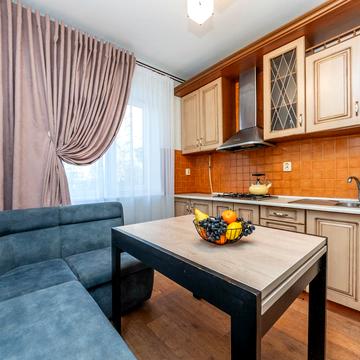 Героїв Дніпра вул., 19