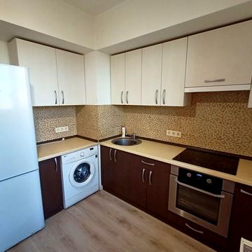 Академіка Корольова вул., 70