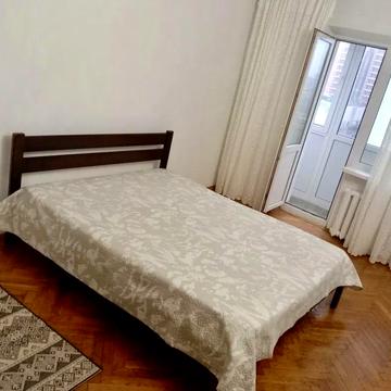 Лесі Українки бульв., 19