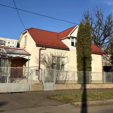 Василя Комендаря вул.