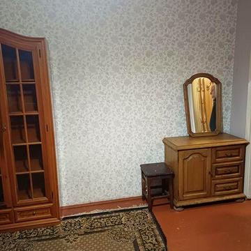 Здам 1кім квартиру .велика кімната з нішею