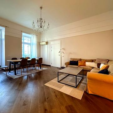 Рейтарська вул., 28