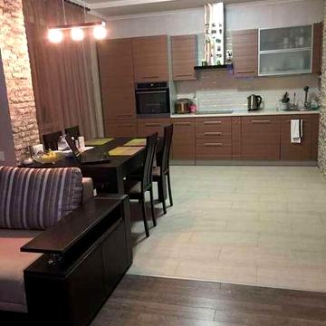 1к.квартира Ревуцького,9 м.Харківська ГЕНЕРАТОР на ліфт,воду і тепло.