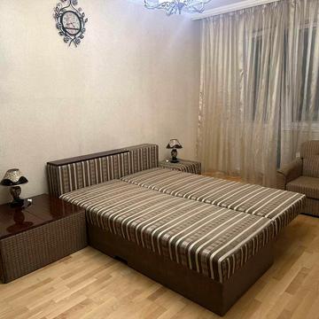 Тростянецька вул., 6