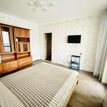 Продам 2 к квартиру на Лазурній ЖК Бріз