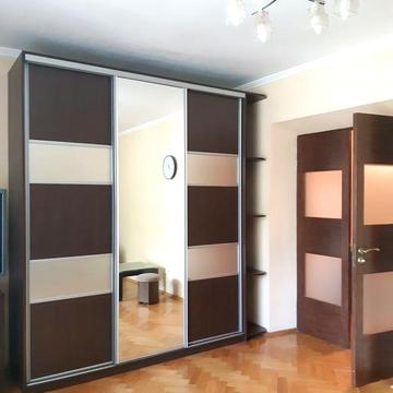 Довгострокова оренда однокімнатної квартири біля метро Лівобережна.