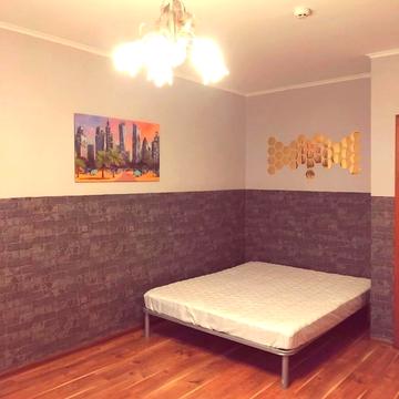 Воскресенська вул., 12-Б