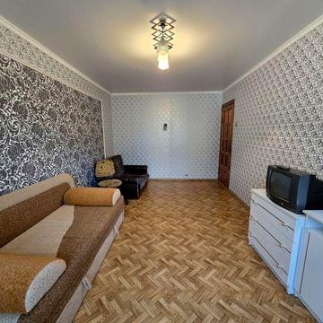 Аренда 3-х кімн кв. Пр. Космонавтів