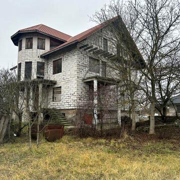 Продається недобудований будинок поруч з містом