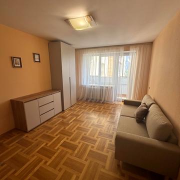 Ованеса Туманяна вул., 8