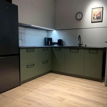 Набережно-Рибальська дорога вул., 27