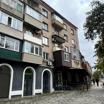 Херсонська вул., 5