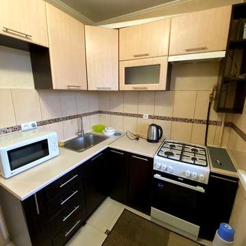 Михайла Котельникова вул., 87