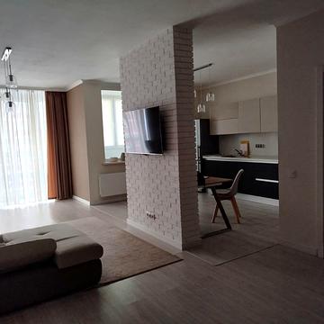 Драгоманова вул., 2