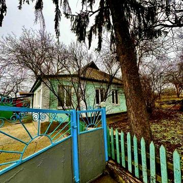 Продам два газифікованих будинки в одному дворі