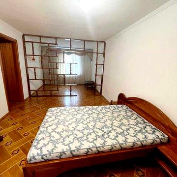 Тороповського 37В м Дарниця 10хв, простора 4к, можна з котиком