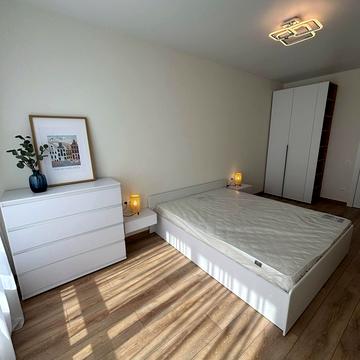 Кадетський Гай вул., 8