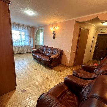 23 Серпня вул., 13а