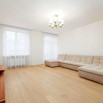 Гетьмана Петра Дорошенка вул. (), 10