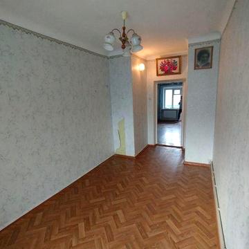 Продається затишна квартира в центрі міста