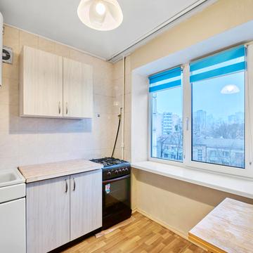 Вячеслава Чорновола вул., 33/30