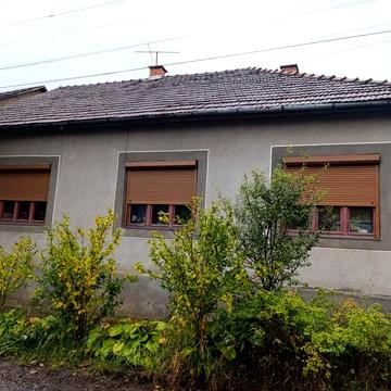 Продаю власний будинок- напівособняк .