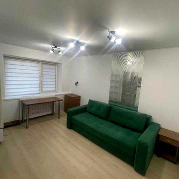 Продаю однокімнатну квартиру по  вул. Салютна