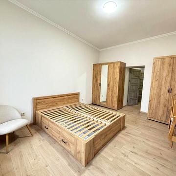 Оренда! 1-кімнатна. В Центрі! Місце під авто, бомбосховищи