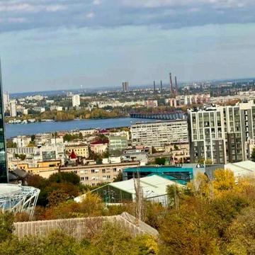 Продам видовую 2уровневую 6к квартиру возле Днепр-Арена