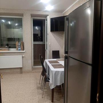 Голосеевская ул.13, 82кв.м. аренда 2ух.комн.